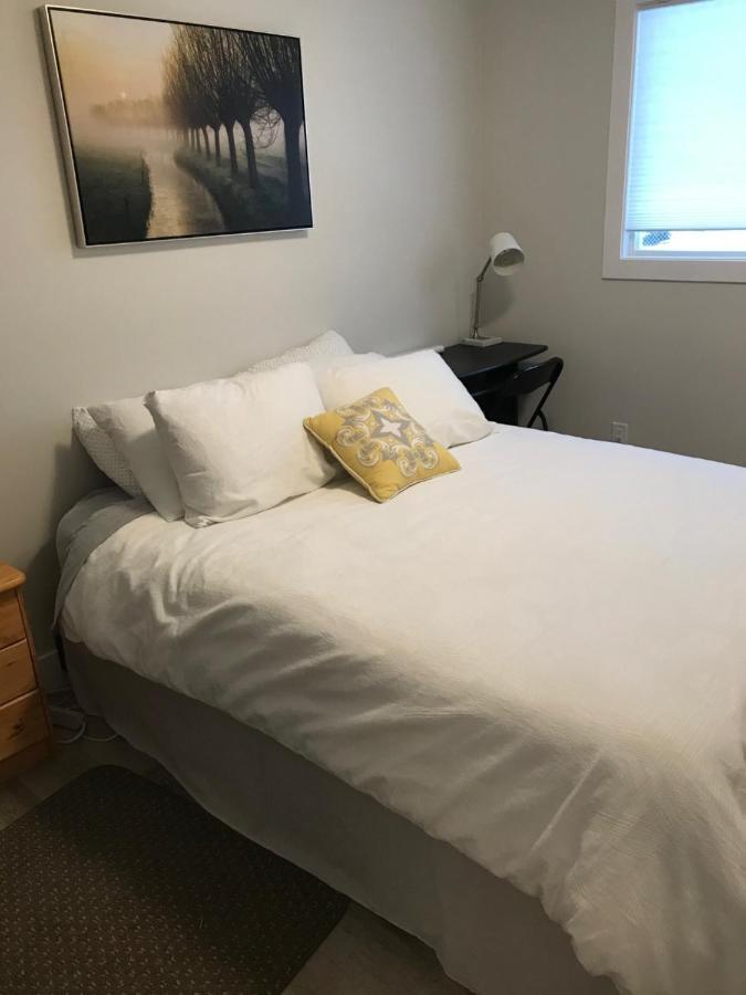 Your Home Away From Home Kelowna Eksteriør billede